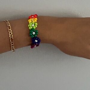 Beaded daisy flower bracelet handmade